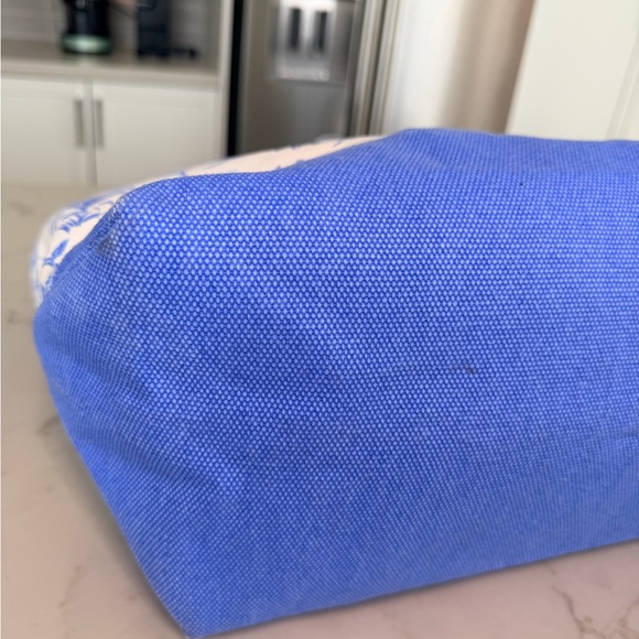 Lilly Pulitzer Blue and White Tote Bag - Picture 5 of 6